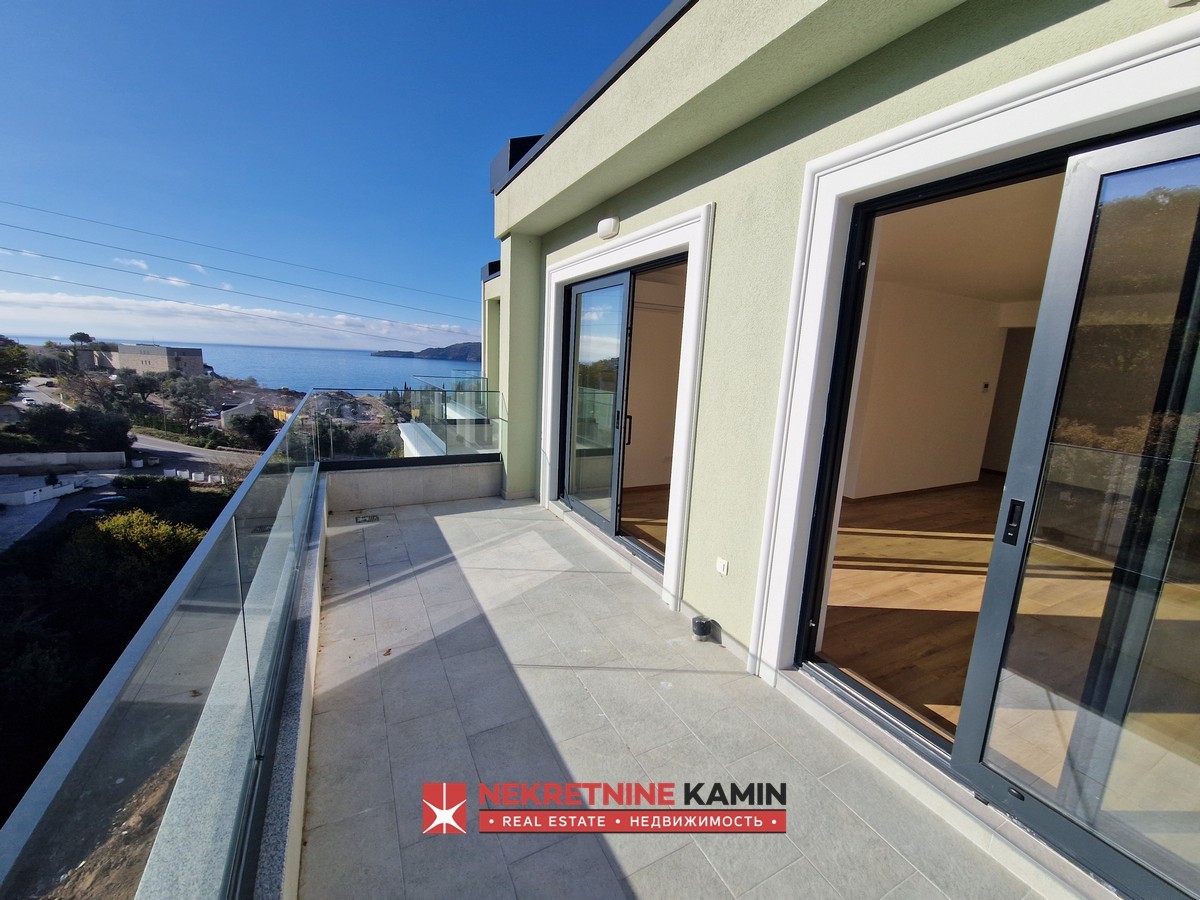 Dvosoban stan 115m2 sa pogledom na more, Kamenovo, Budva